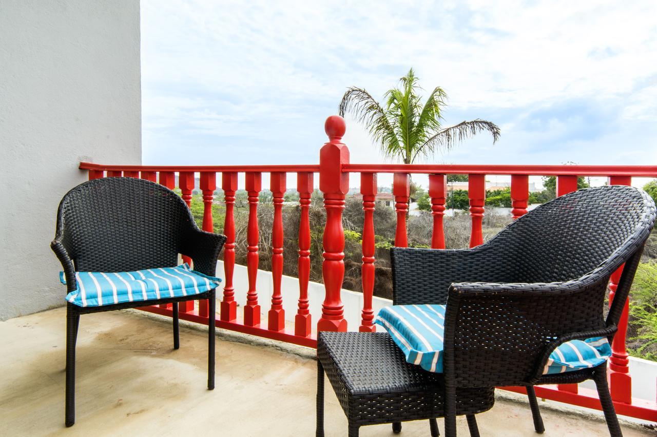 Advantage Apartments Curacao Виллемстад Экстерьер фото